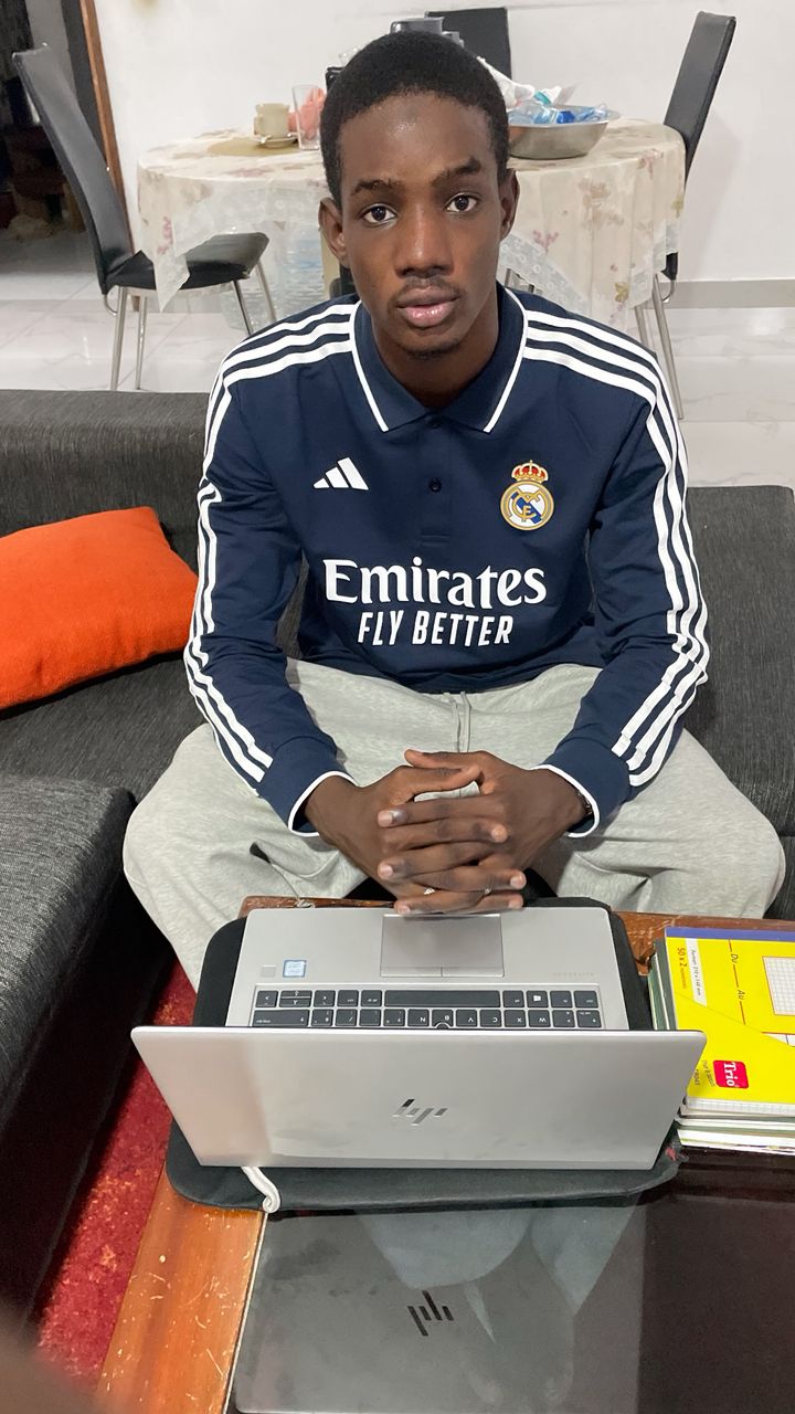 MoMo Touré